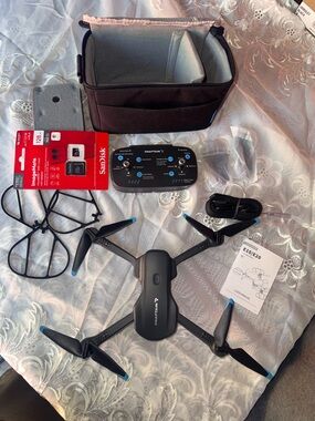 Snaptain E20 Foldable Drone